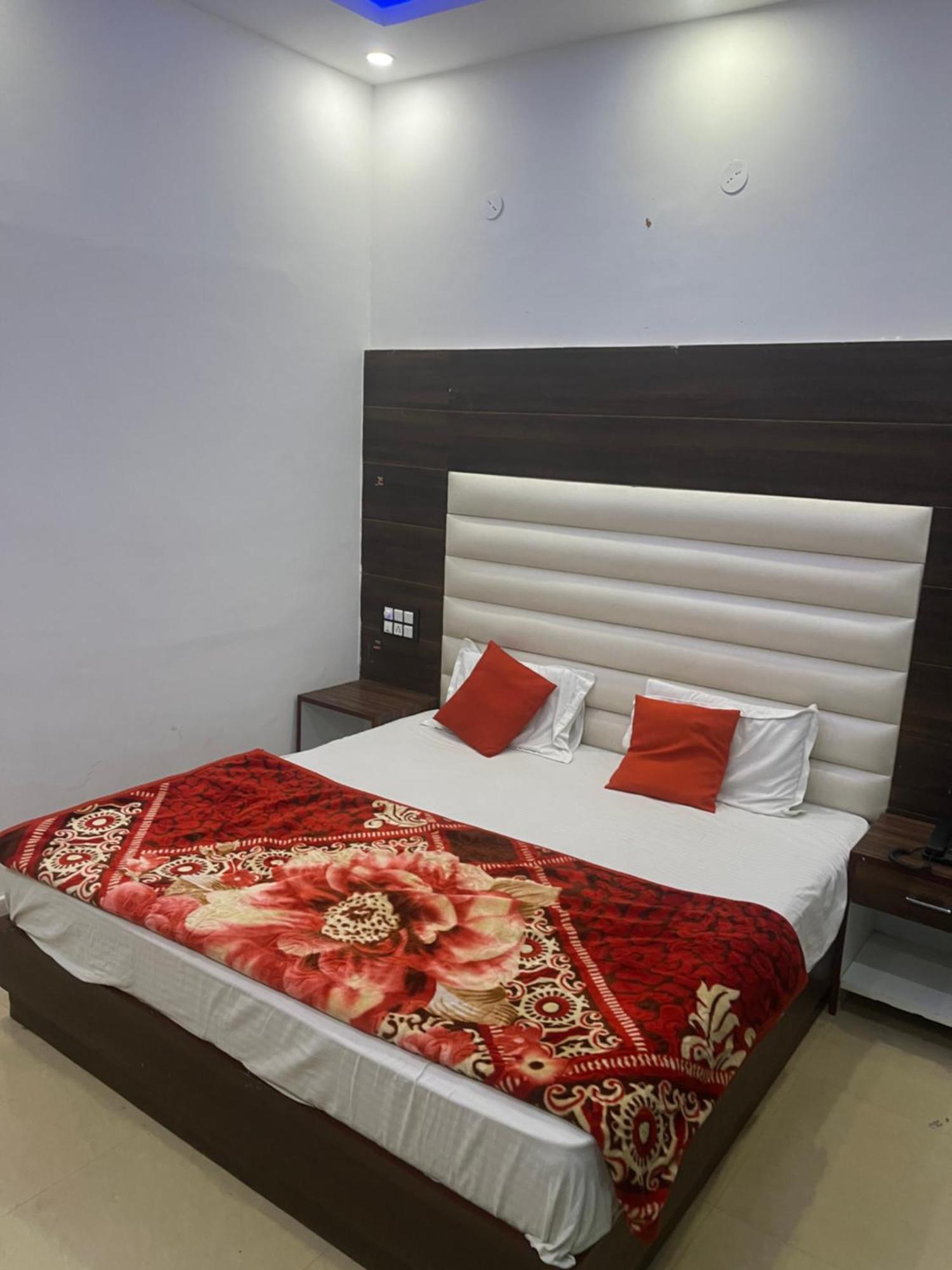 Rahul Hotel & Restaurant Mussoorie Zewnętrze zdjęcie