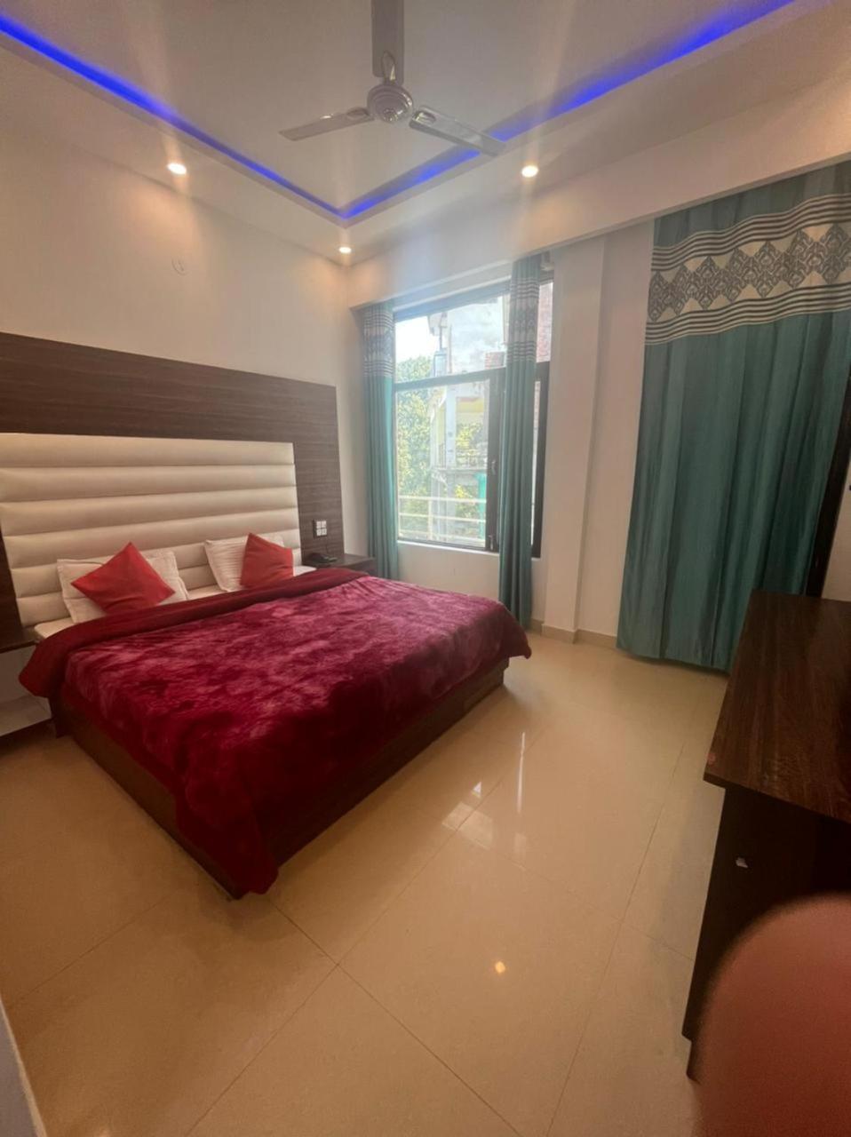 Rahul Hotel & Restaurant Mussoorie Zewnętrze zdjęcie