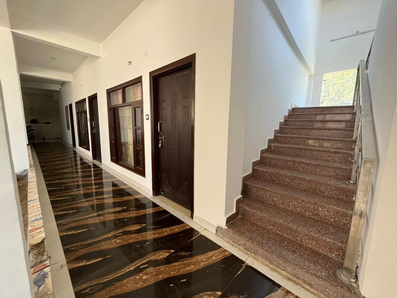 Rahul Hotel & Restaurant Mussoorie Zewnętrze zdjęcie