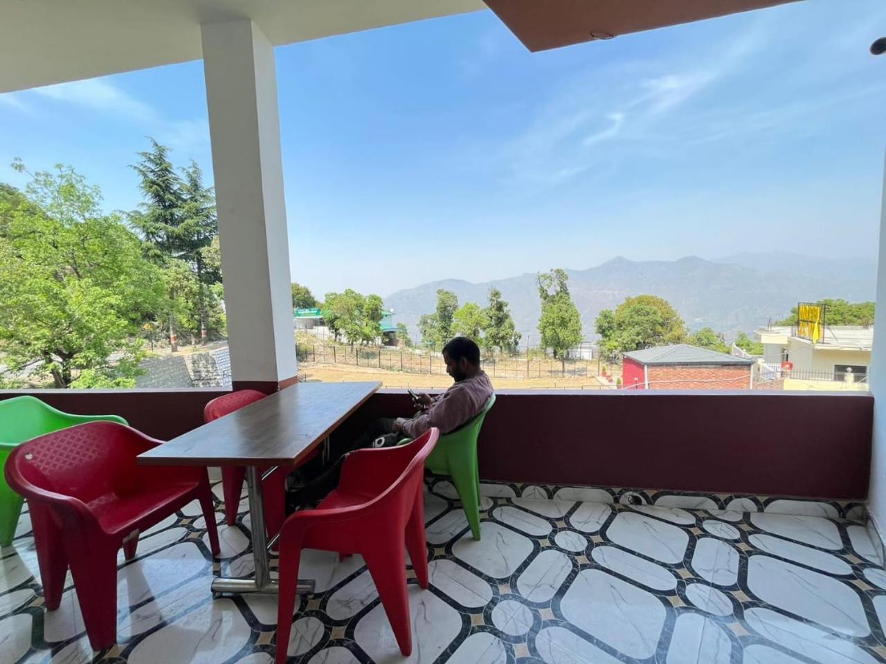 Rahul Hotel & Restaurant Mussoorie Zewnętrze zdjęcie
