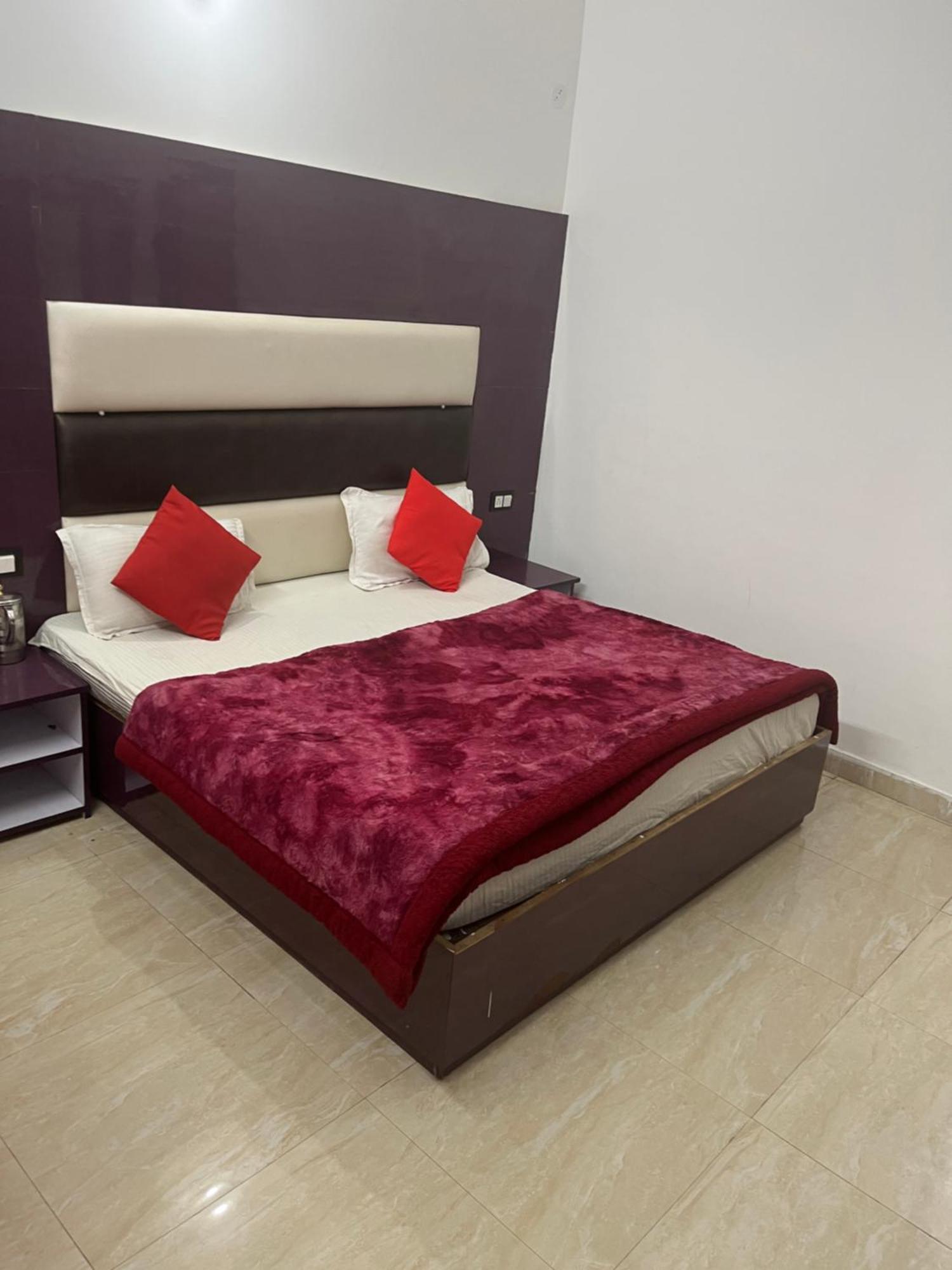 Rahul Hotel & Restaurant Mussoorie Zewnętrze zdjęcie
