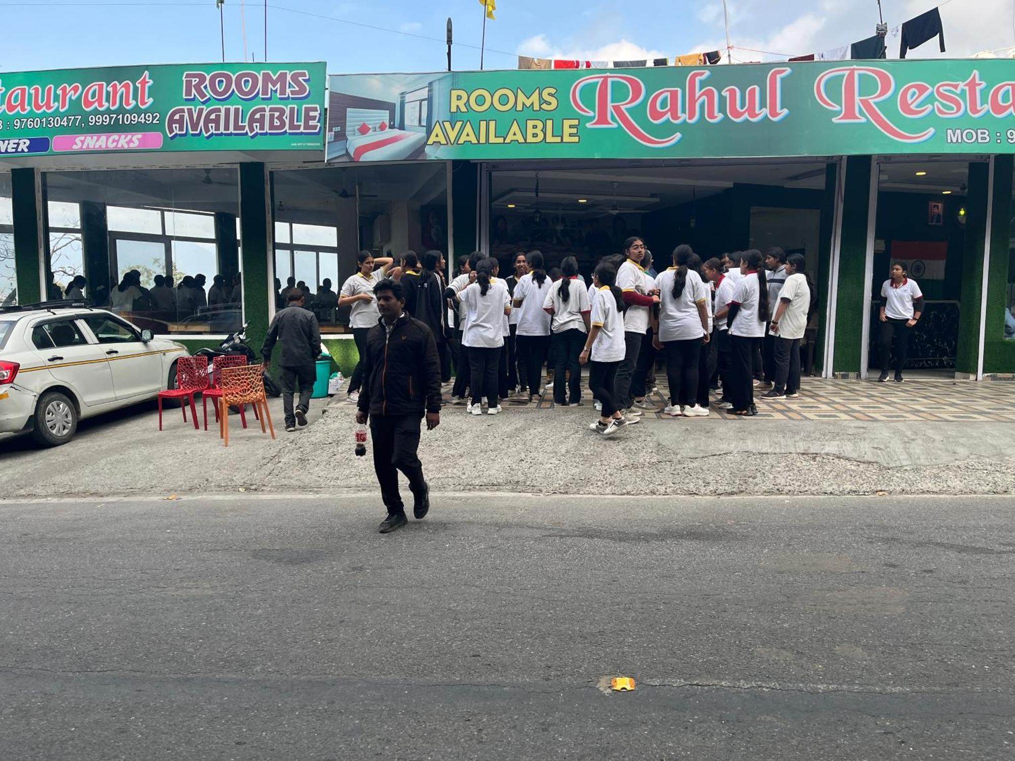 Rahul Hotel & Restaurant Mussoorie Zewnętrze zdjęcie